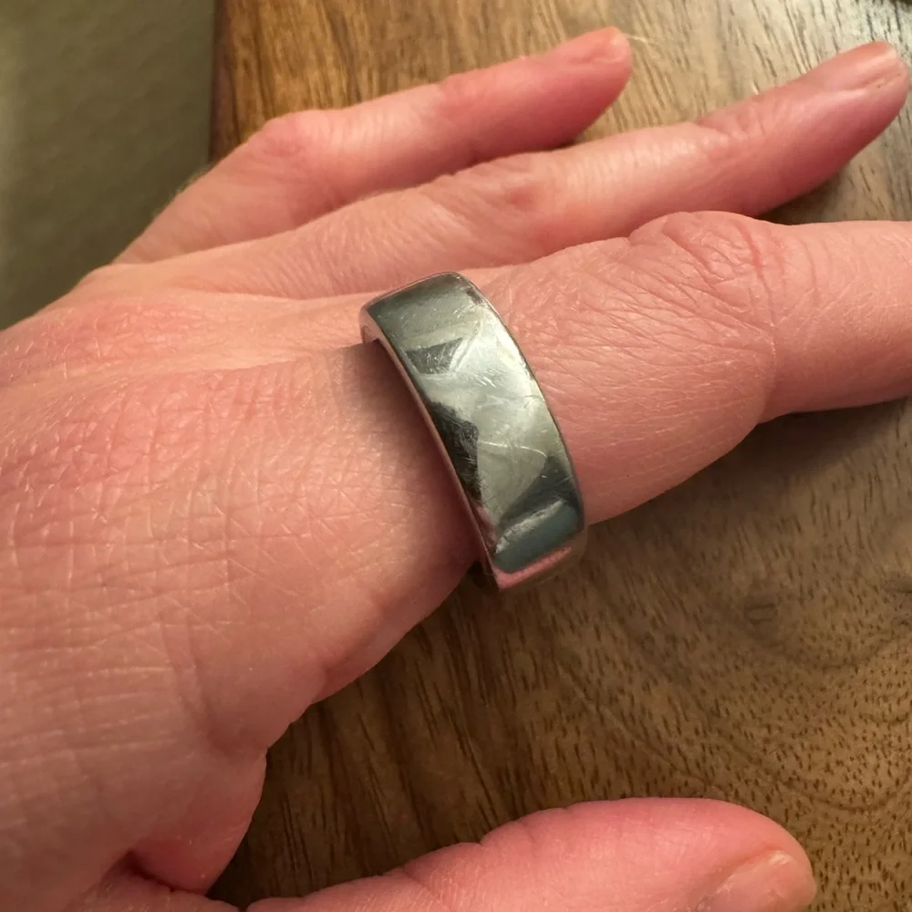 Oura Silver Wearable Ring